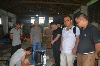 云南馬龍三?？萍籍a(chǎn)業(yè)王暉總來(lái)訪鄉(xiāng)喜液體肥